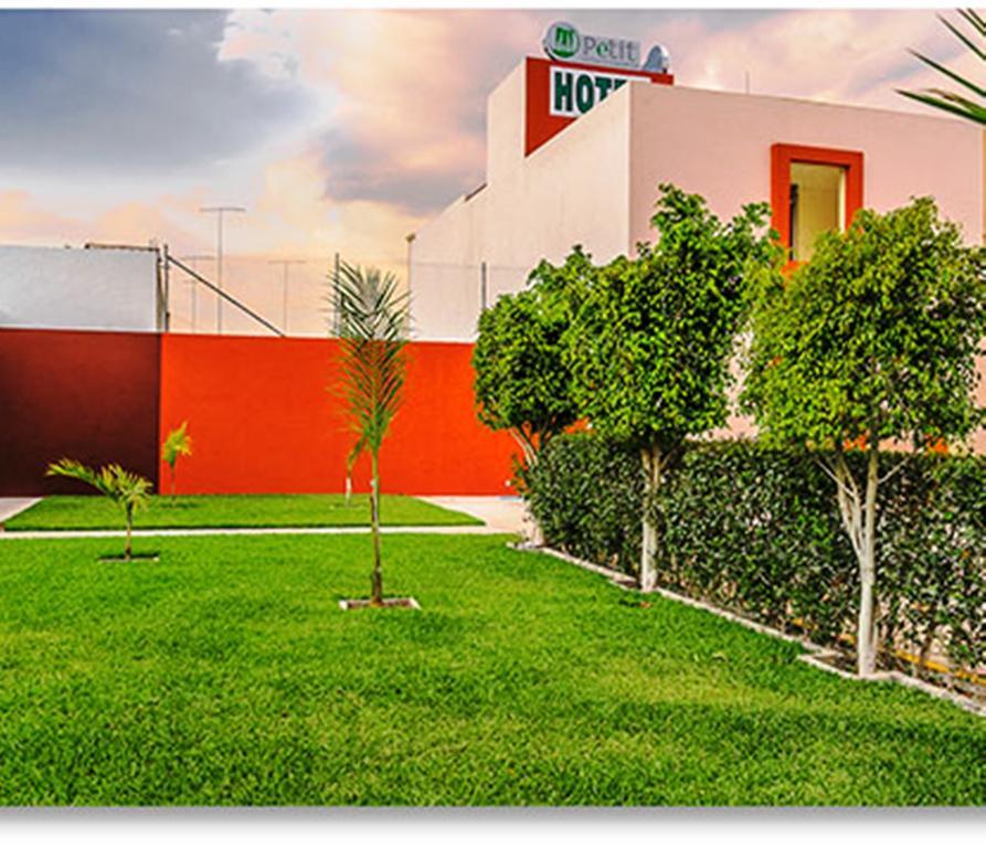 Hotel Petit Tehuacan Bagian luar foto